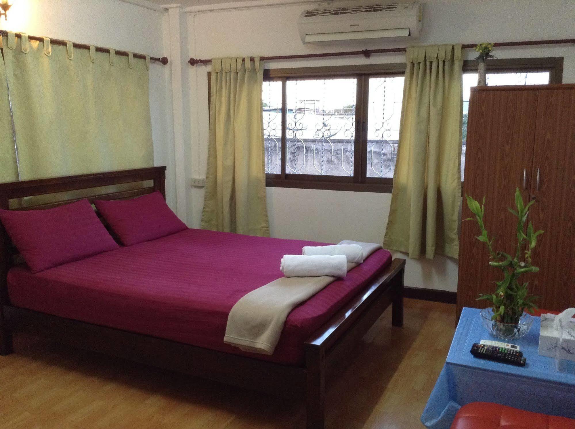 Mint Hostel Bangkok Esterno foto