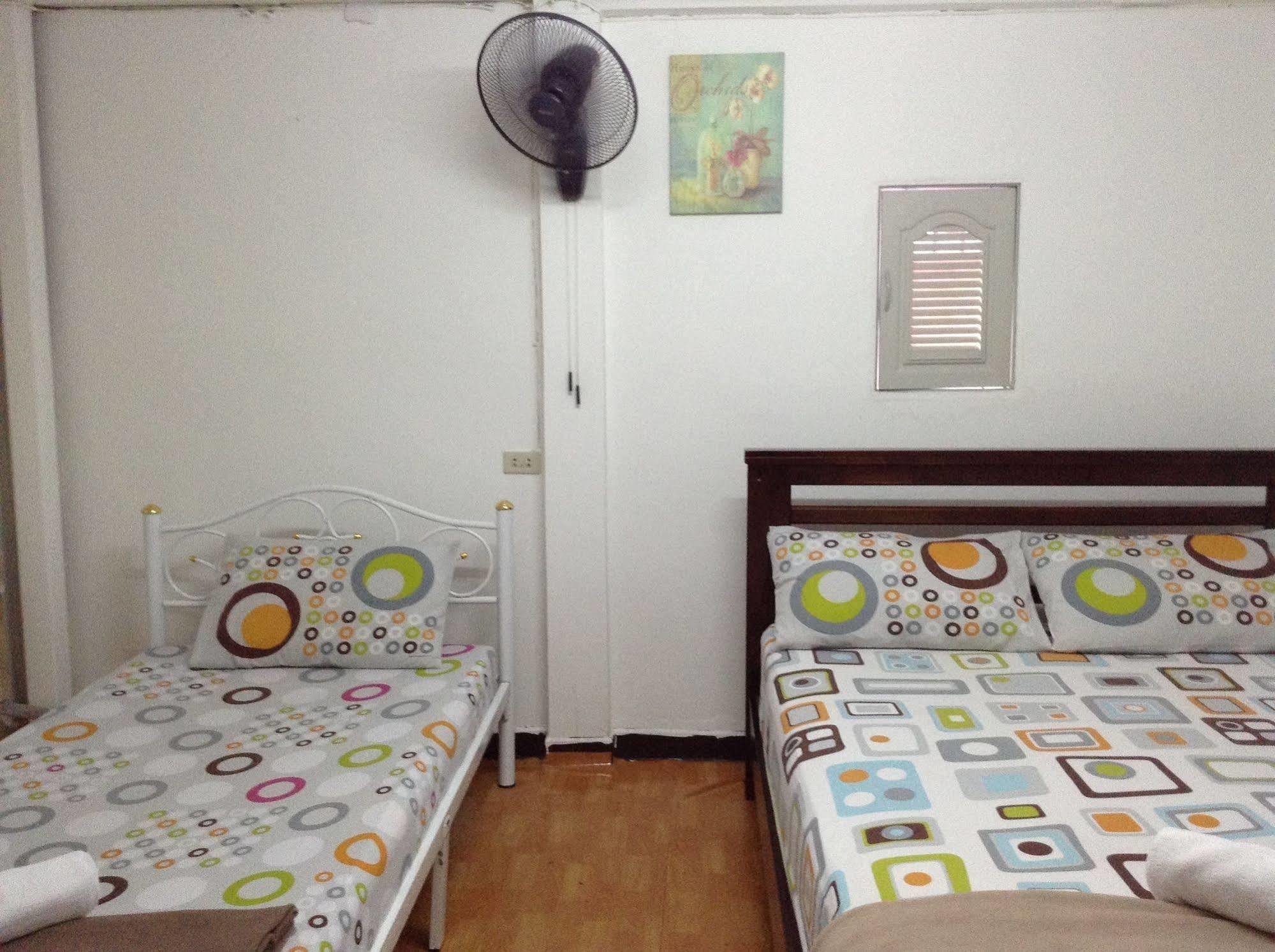 Mint Hostel Bangkok Esterno foto